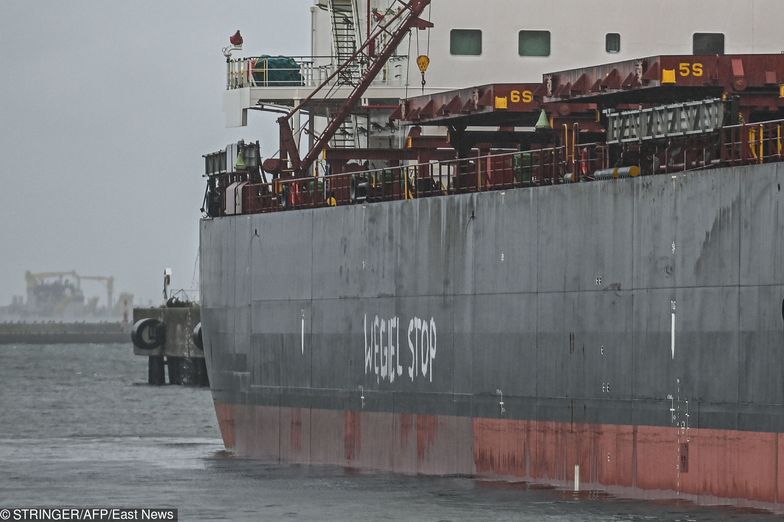 "Węgiel Stop". Taki napis Greenpeace wymalował na statku z Mozambiku 