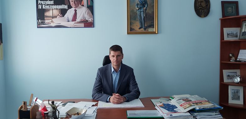 Minister edukacji narodowej Dariusz Piontkowski w swoim gabinecie