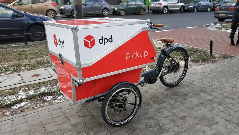 DPD dostarcza paczki elektrycznymi rowerami
