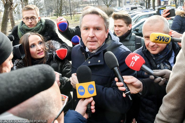 Biznesmen miał mówić, że kopertę z 50 tys. zł trzymał Jarosław Kaczyński
