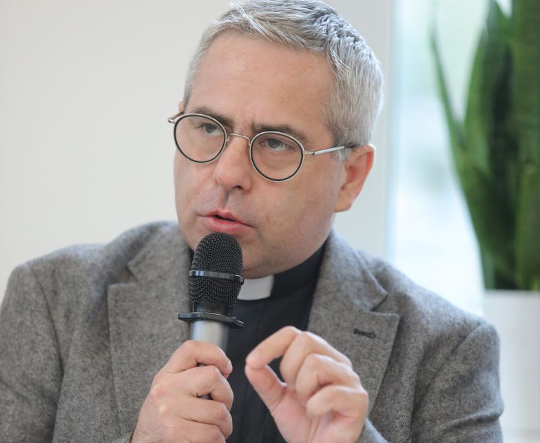 Pracownicy mają wątpliwości co do tego, jak ks. Iżycki traktuje podwładnych