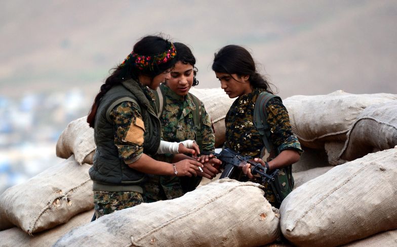 Ważną rolę w kurdyjskiej armii spełniły kobiety, które walczyły z ISIS. Dziś to m.in. one stały się celem dla tureckiej armii.