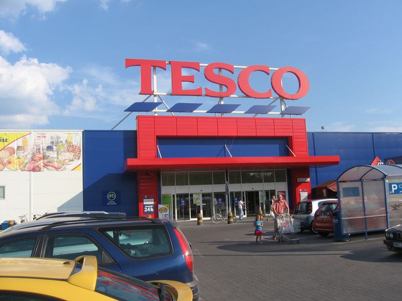 Ponad 2 tys. osób zatrudnionych w Tesco ma stracić pracę do końca stycznia. 