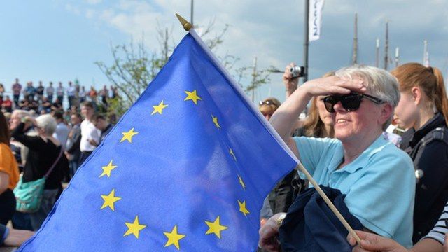 "Polityka" przygotowała trzeci już ranking "Europejski wskaźnik rozwoju", w którym analizie poddano dwadzieścia pięć różnych wskaźników. Poprzednie takie badania przeprowadzono w 2008 i 2010 roku. Jak od tamtego czasu zmieniła się sytuacja w Europie? Zyskaliśmy czy straciliśmy przez te ostatnie kilka lat?