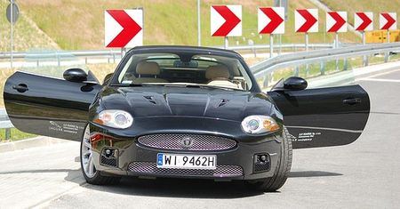 Jaguar XKR