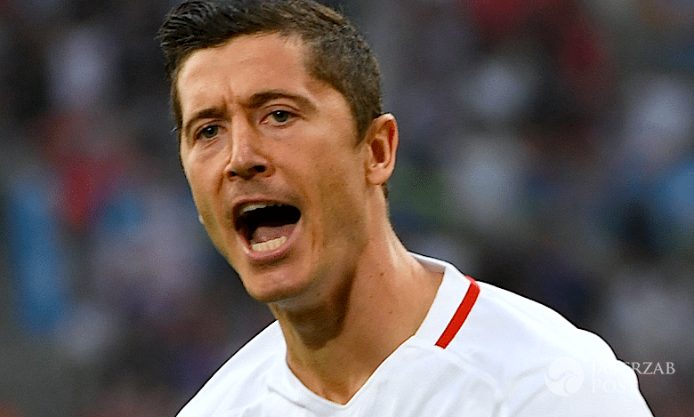 Robert Lewandowski z greckim kibicem