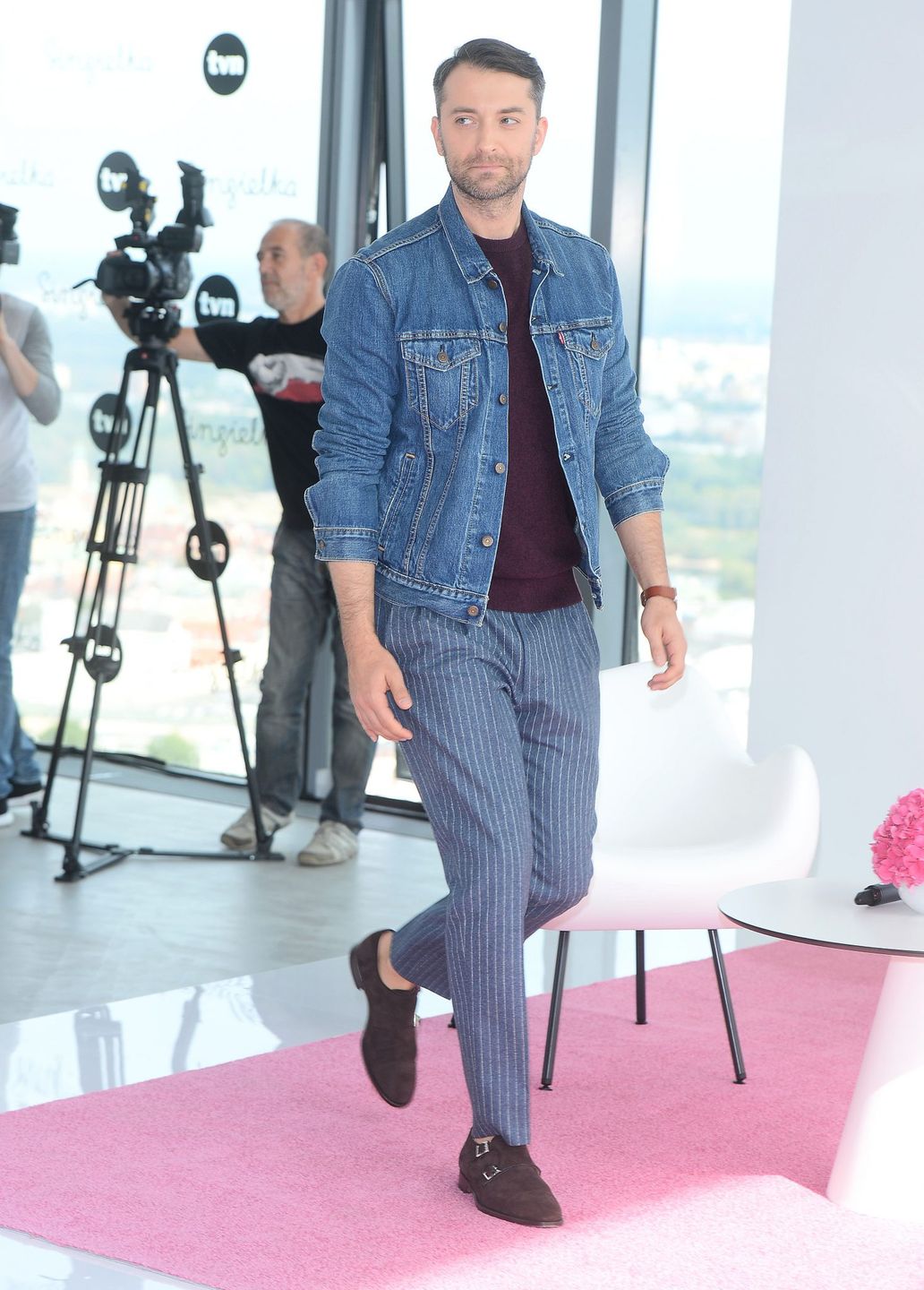 Filip Bobek w 2015 r. na konferencji serialu "Singielka" (fot. ONS)