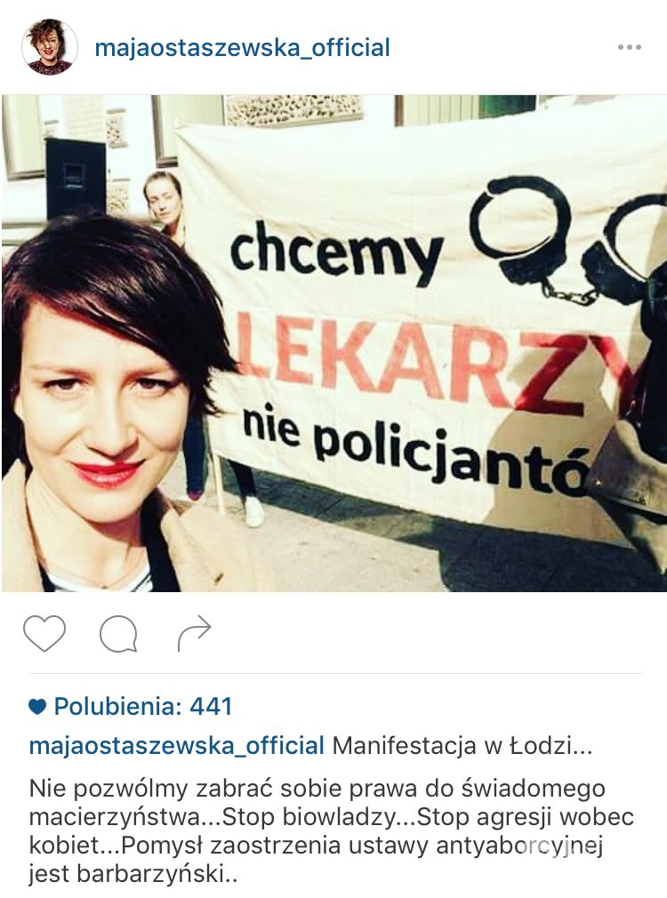 Maja Ostaszewska na manifestacji przeciw ustawie antyaborcyjnej