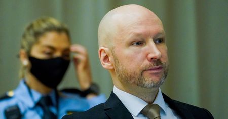 Sąd rozpatruje wniosek Andersa Breivika o warunkowe zwolnienie.