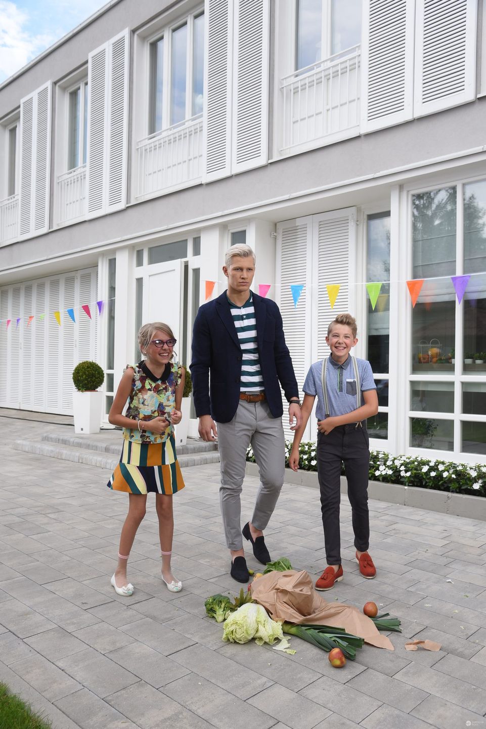 Daniel Tracz w sesji z dziećmi - Top Model 6, odcinek 8