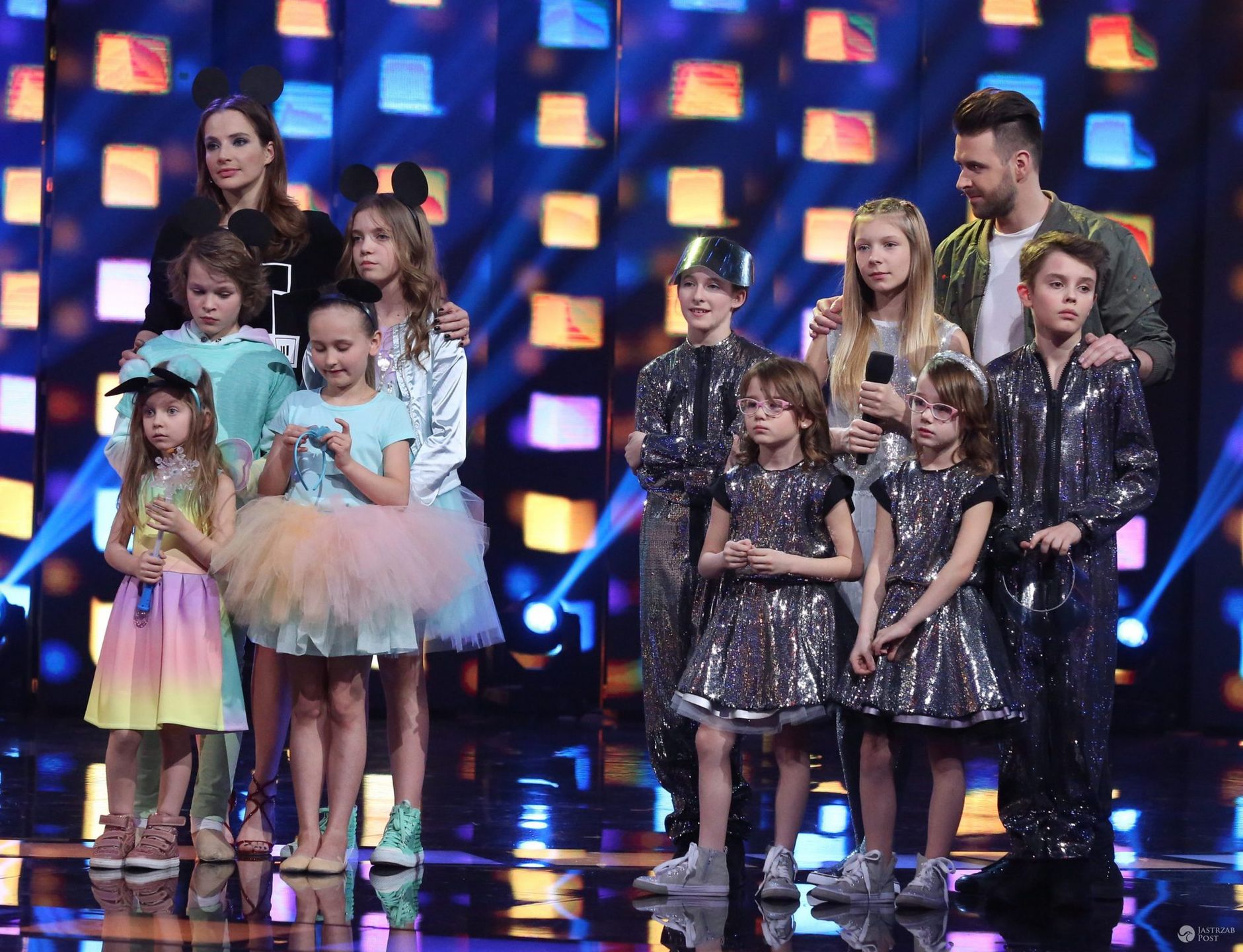 Finaliści 2. edycji programu "Mali giganci": drużyna Anny Dereszowskiej i Grzegorza Hyżego (fot. Grzegorz Press/TVN)