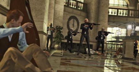 4,8GB napadów dla PS4 i Xboksa One, 1,2GB dla PS3 i Xboksa 360. Niektórzy mogą ściągnąć już długo wyczekiwaną aktualizację do GTA V