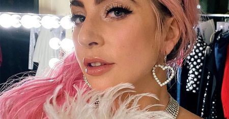 Lady Gaga kusi ciałem w zmysłowym bikini. Doskonale wie, jak podnieść ciśnienie