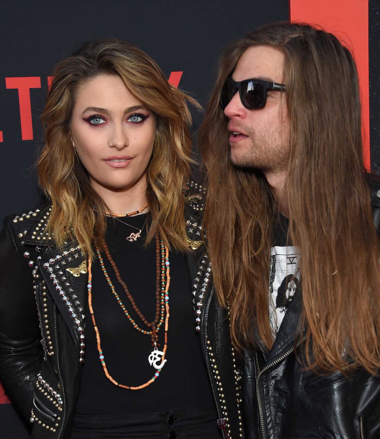 Paris Jackson z chłopakiem na premierze Netflix - The Dirt