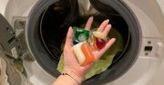 Kapsułki do prania nie są skuteczne, bo źle ich używasz. Sprawdź, gdzie popełniasz błąd