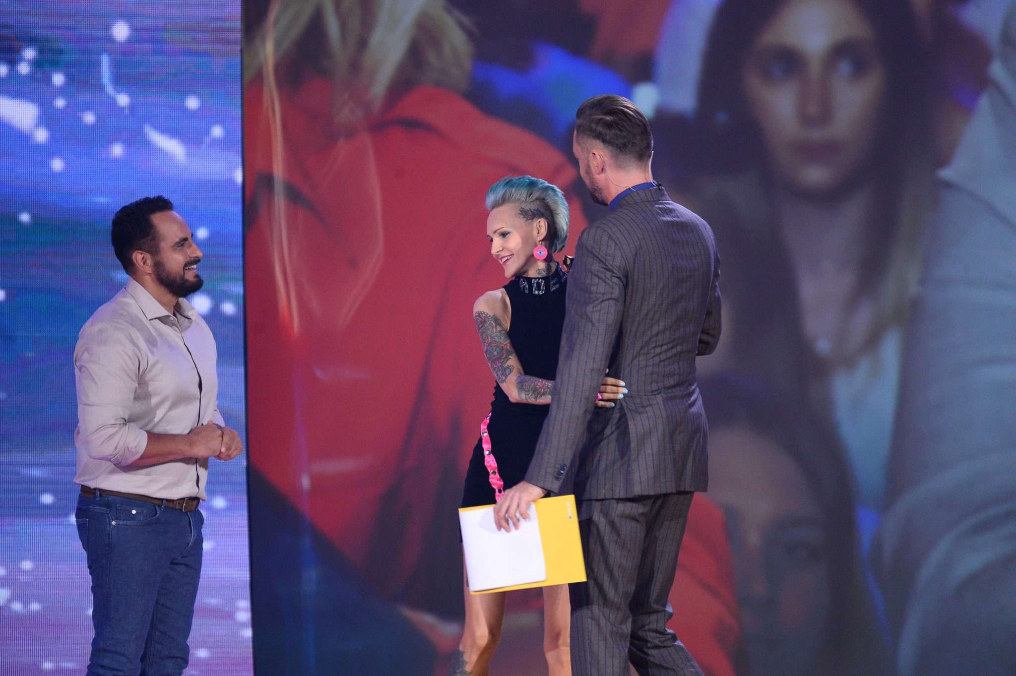 Agnieszka Chylińska w nowej fryzurze i miniówce na jesiennej ramówce TVN 2018