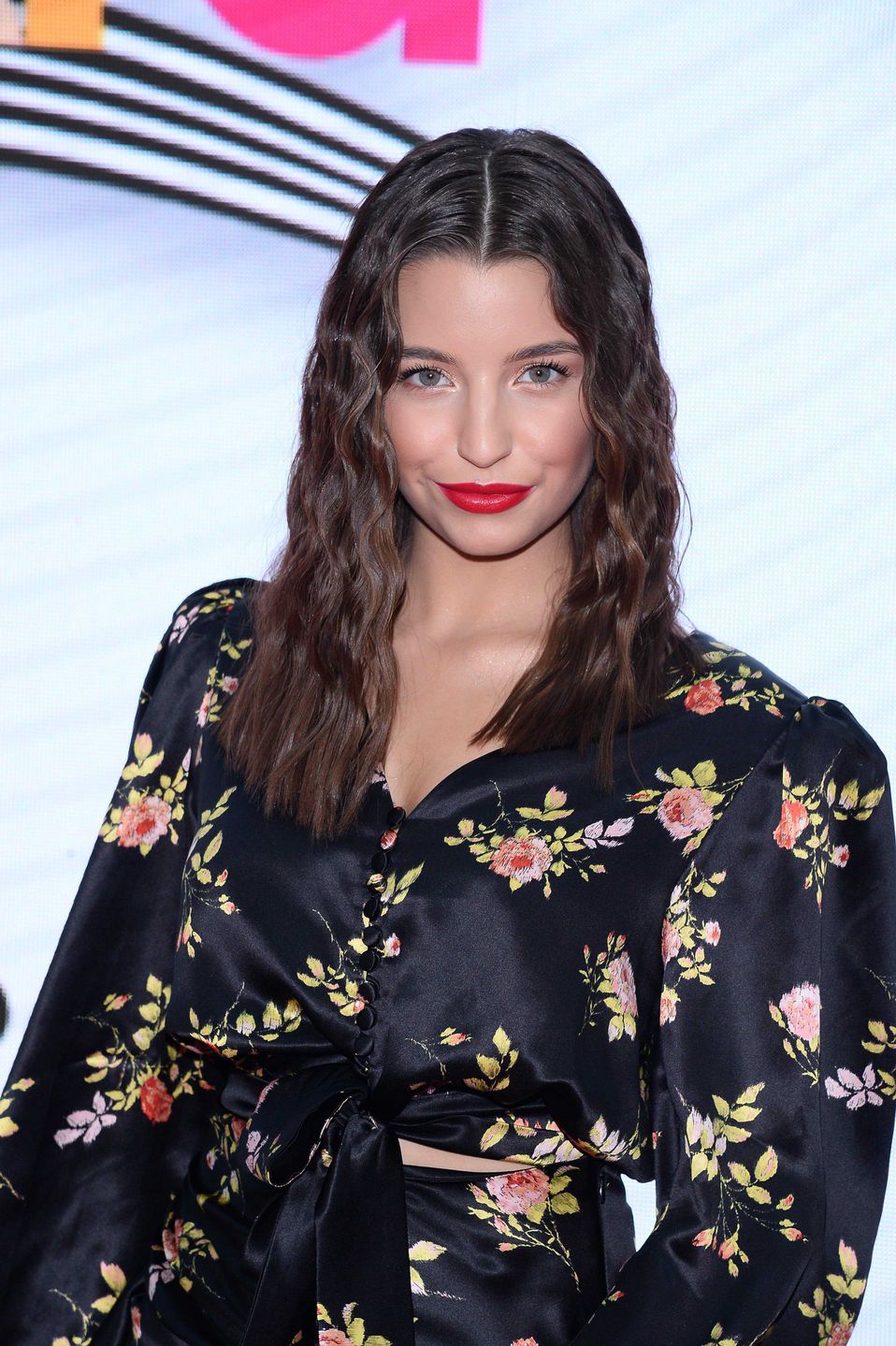 Julia Wieniawa - pofalowane włosy, event marki kosmetycznej