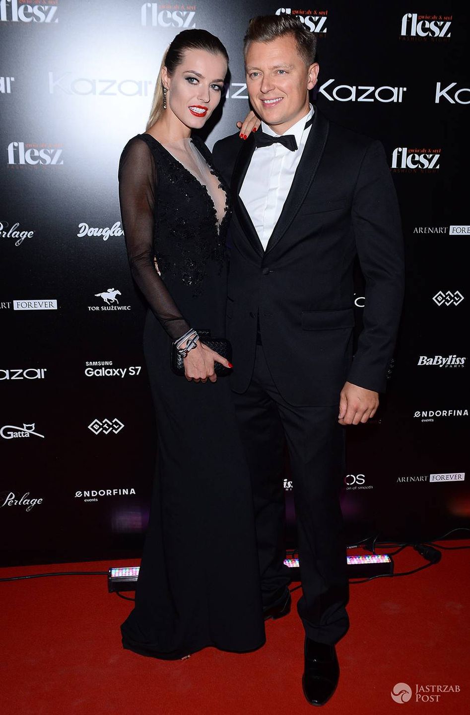Rafał Brzozowski z narzeczoną - Flesz Fashion Night 2016, pokaz kolekcji Kazar jesień/zima 2016