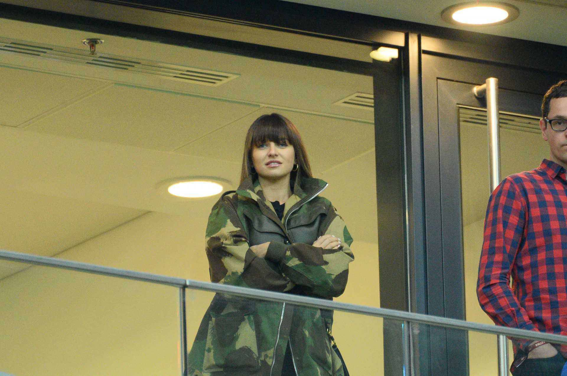 Anna Lewandowska na stadionie Narodowym - Polska/Łotwa
