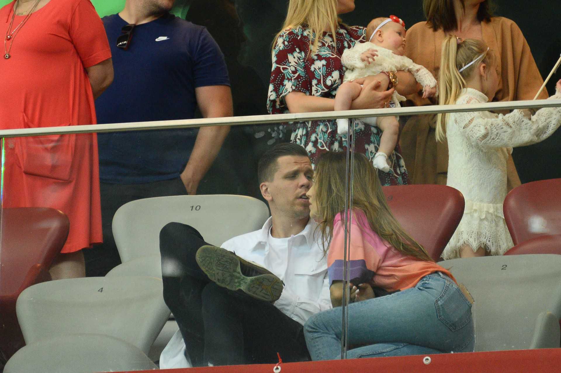 Marina i Wojciech Szczęsny na meczu Polska – Izrael przed Euro 2020