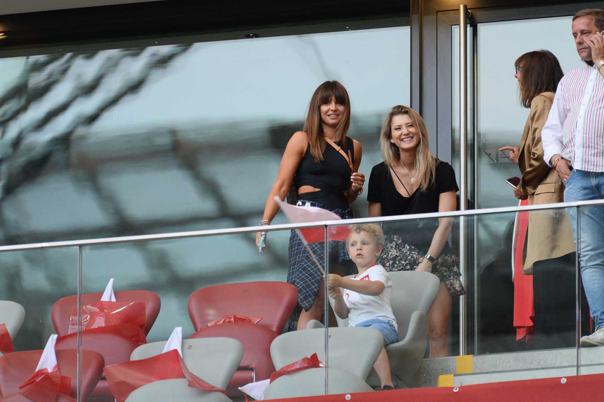Anna Lewandowska kibicuje Robertowi podczas meczu z Izraelem na PGE Narodowym