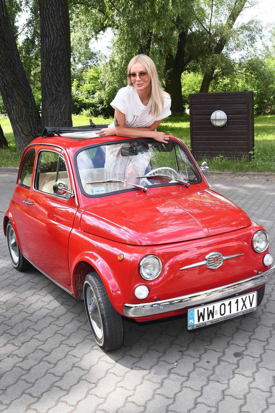 Agnieszka Woźniak-Starak przyjechała starym autem na konferencję Big Brothera