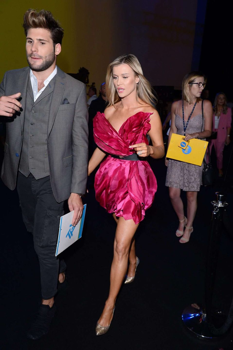 Joanna Krupa w różowej sukience na jesiennej ramówce TVN 2018