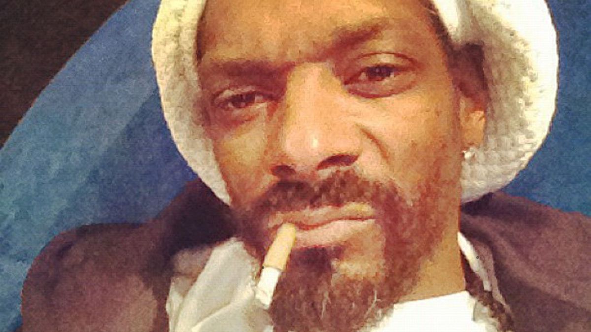 28 JAN 2013

SNOOP DOGG SEEN IN THIS GREAT CELEBRITY TWITTER PICTURE!

BYLINE MUST READ : SUPPLIED BY XPOSUREPHOTOS.COM

*XPOSURE PHOTOS DOES NOT CLAIM ANY COPYRIGHT OR LICENSE IN THE ATTACHED MATERIAL. ANY DOWNLOADING FEES CHARGED BY XPOSURE ARE FOR XPOSURE'S SERVICES ONLY, AND DO NOT, NOR ARE THEY INTENDED TO, CONVEY TO THE USER ANY COPYRIGHT OR LICENSE IN THE MATERIAL. BY PUBLISHING THIS MATERIAL , THE USER EXPRESSLY AGREES TO INDEMNIFY AND TO HOLD XPOSURE HARMLESS FROM ANY CLAIMS, DEMANDS, OR CAUSES OF ACTION ARISING OUT OF OR CONNECTED IN ANY WAY WITH USER'S PUBLICATION OF THE MATERIAL*


*UK CLIENTS MUST CALL PRIOR TO TV OR ONLINE USAGE PLEASE TELEPHONE020 8370 0291 & +1 310 562 7073*