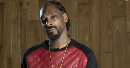 Snoop Dogg powie graczowi, co się dzieje na polu walki. W dodatku do Call of Duty: Ghosts