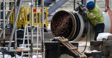Niemiecka agencja wstrzymała certyfikację operatora Nord Stream 2.