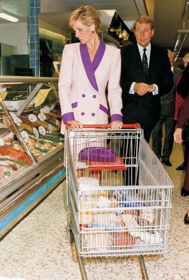Księżna Diana na zakupach (fot. ONS)