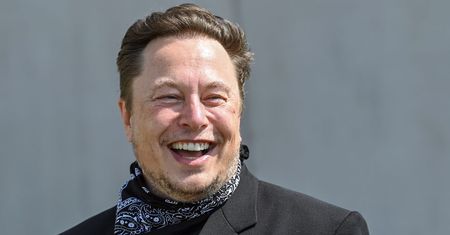 Elon Musk kupił akcje Twittera.