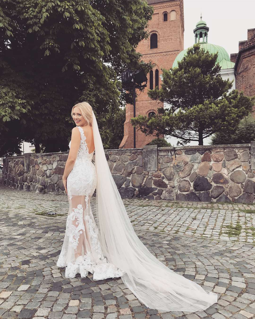 Basia Kurdej-Szatan w sukni ślubnej