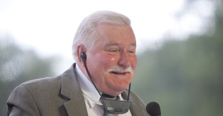 Lech Wałęsa usłyszał zarzuty. Chodzi o złożenie fałszywych zeznań.