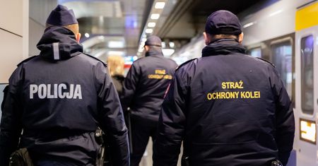 Poszukiwany za przestępstwa seksualne zatrzymany na dworcu w Krakowie