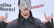 Michał Szpak niczym Tarzan przy wodospadzie. Skorzystał w okazji i dał nura?