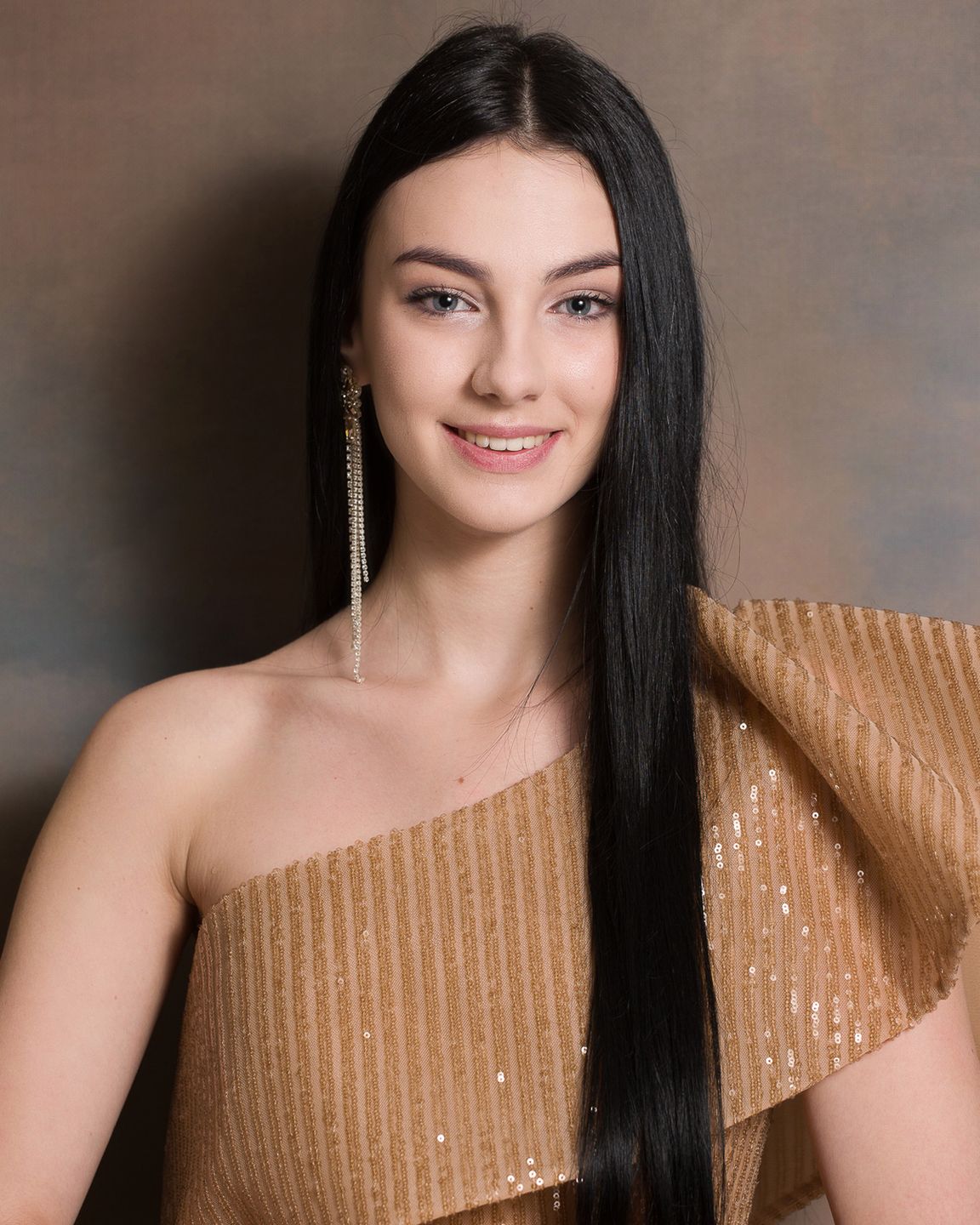 Kandydatka nr 14: Wiktoria Kozik, 18 lat, Chełm