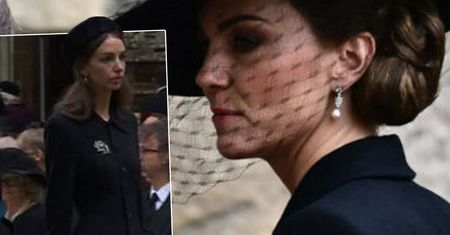 Domniemana kochanka księcia Williama na pogrzebie królowej. Stanęła twarzą w twarz z księżną Kate. Niezręczna sytuacja