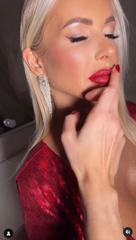 Paula Tumala jako "bombka choinkowa" (fot. Instagram)