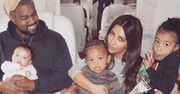 Synek Kim Kardashian ma czadową fryzurę! Tak pięknych włosów nie ma nikt inny w słynnej rodzinie
