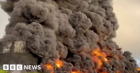 Ukraina i Rosja wymieniają się atakami dronów, powodując zniszczenia i chaos w regionie Krymu
