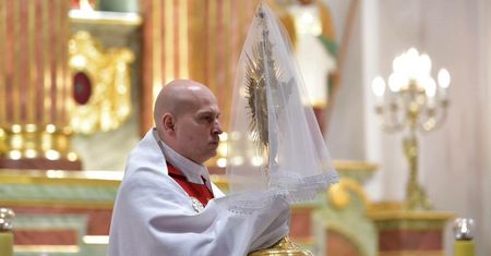 W Wielki Piątek obowiązuje post ścisły.