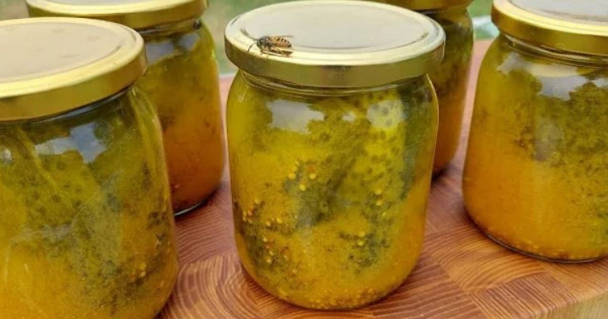 Kultowe pikle w musztardzie. Zrobisz je z przerośniętych ogórków, które nie nadają się do kiszenia