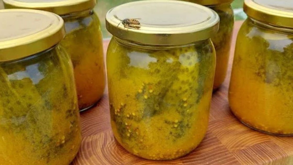 Ogórki w musztardzie- Pyszności, źródło: kadr z kanału DAMIAN KUCHNIA OD KUCHNI