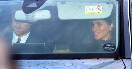 Meghan i Harry w ogniu krytyki. Poszło o ich powrót do USA. Podpadli, gdy tylko pojawili się na lotnisku