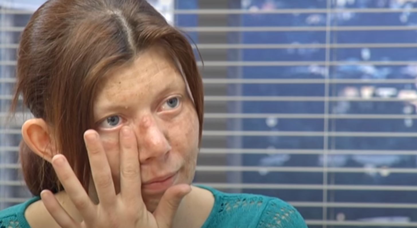 Uczestniczka przed metamorfozą (fot. YouTube)