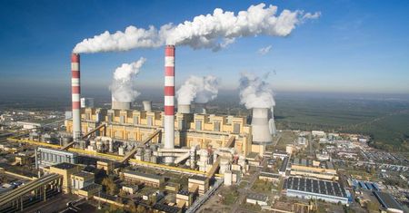 Sytuacja w Elektrowni Bełchatów opanowana. Przyczyną awarii było zwarcie instalacji elektrycznej.