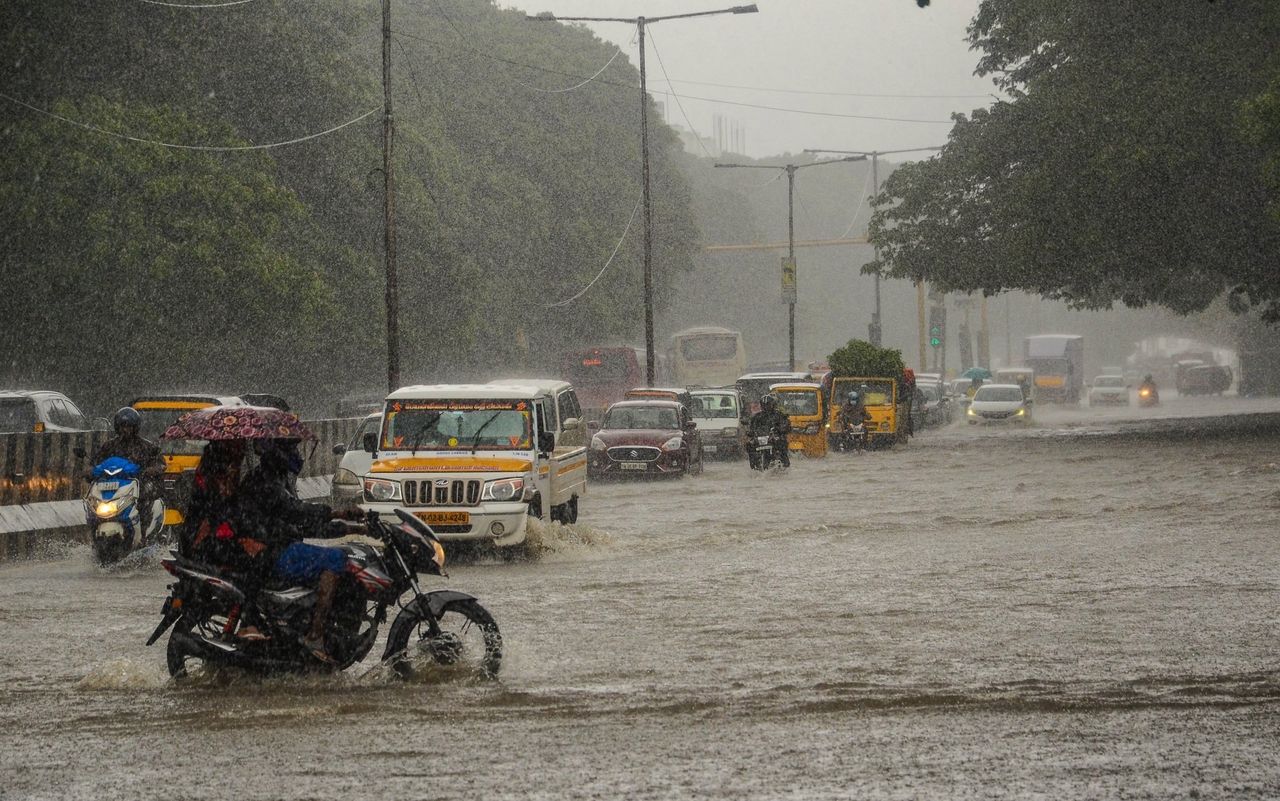 Śmiertelne powodzie w Indiach. Chennai pod wodą