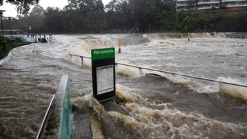 Tysiące ewakuowanych po gwałtownych powodziach w Australii.