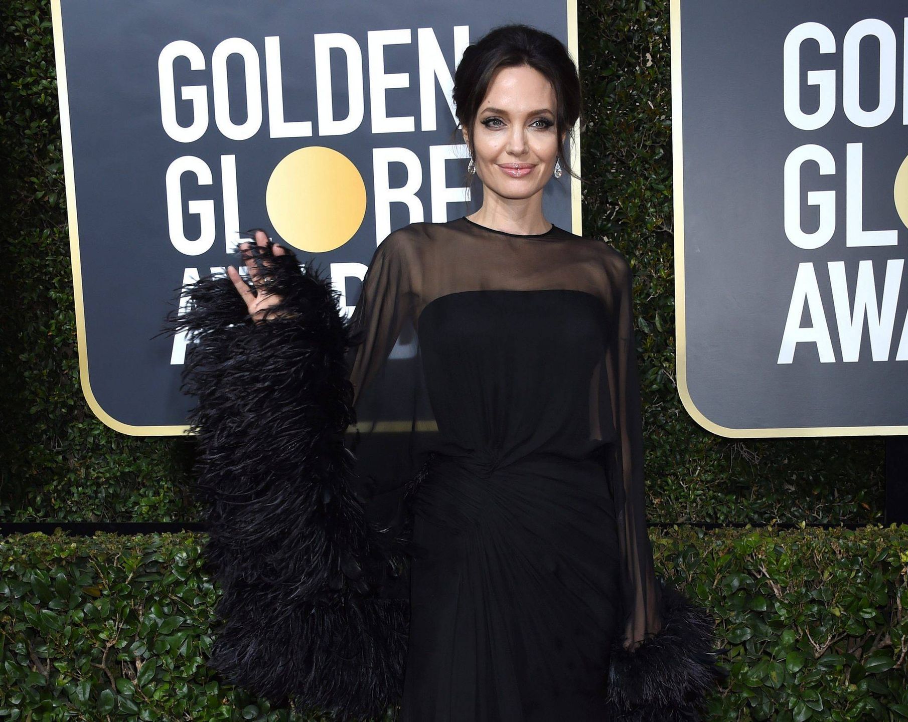 Angelina Jolie - Złote Globy 2018